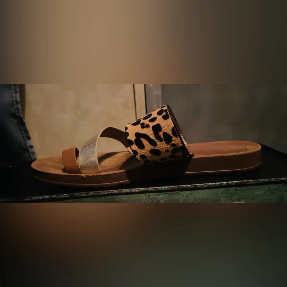 Sandals - Picture 1 of 6